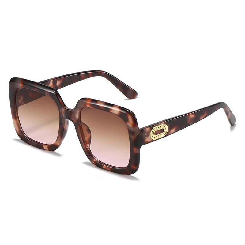 Summer new square sunglasses, fashionable square large-frame glasses, street photography versatile sunglasses for women