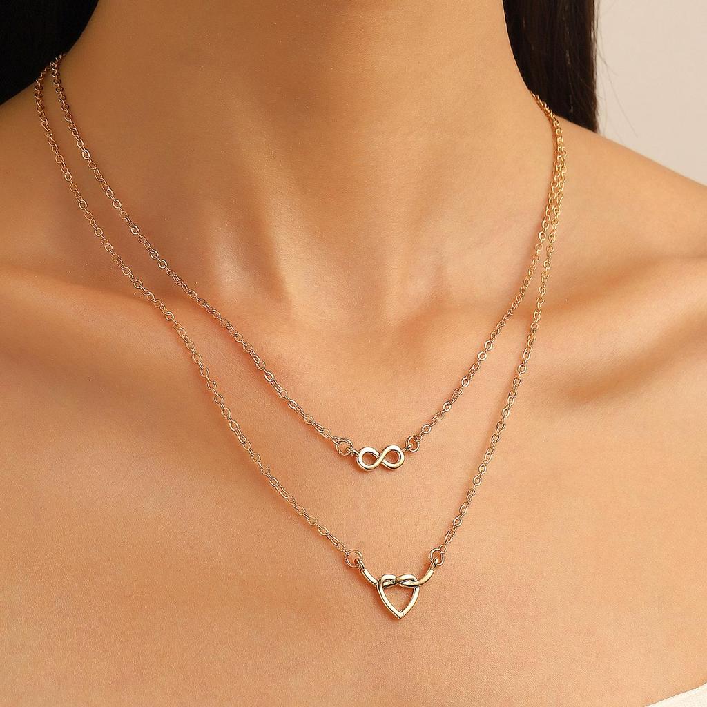 Korean 8-Shaped Pendant Clavicle Necklace