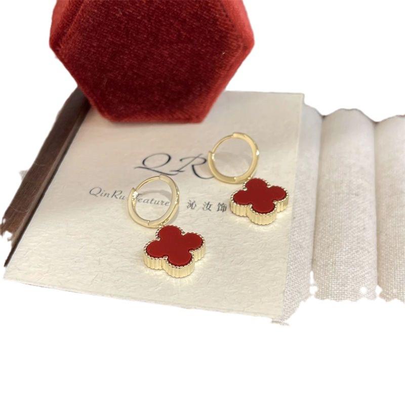 Red Four-Leaf Clover Earrings Buckle Niche Lightweight Luxury Versatile Design Earrings Net Red Temperament Women's Earrings