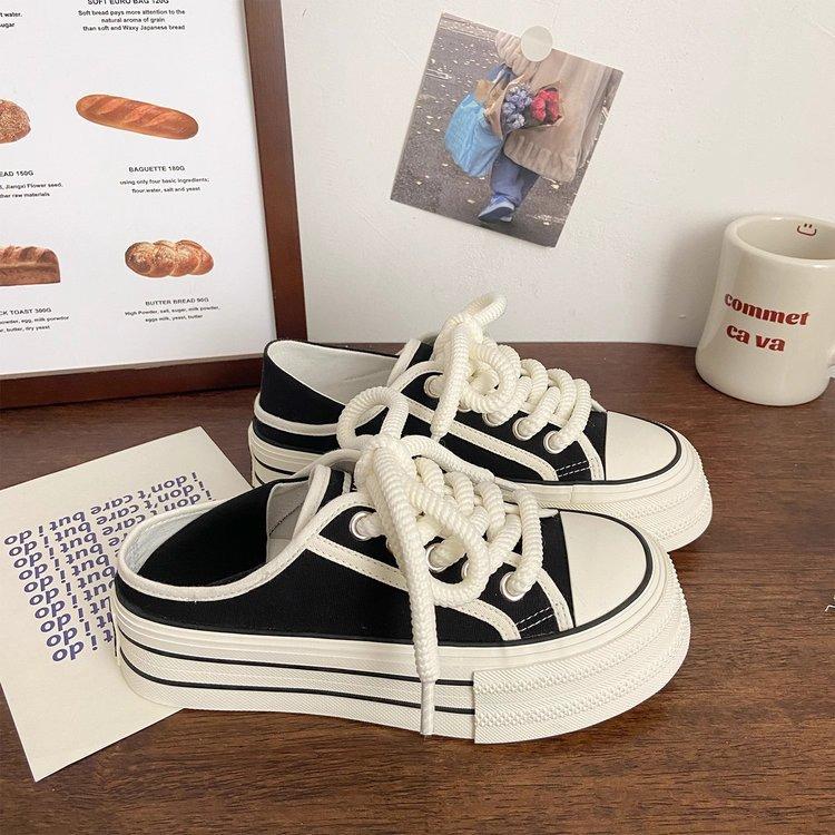 Высококачественные парусиновые туфли для женщин весна-лето 2024 года, новые нишевые повседневные маленькие белые туфли с толстой подошвой и одной педалью, подчеркивающие маленькие ножки