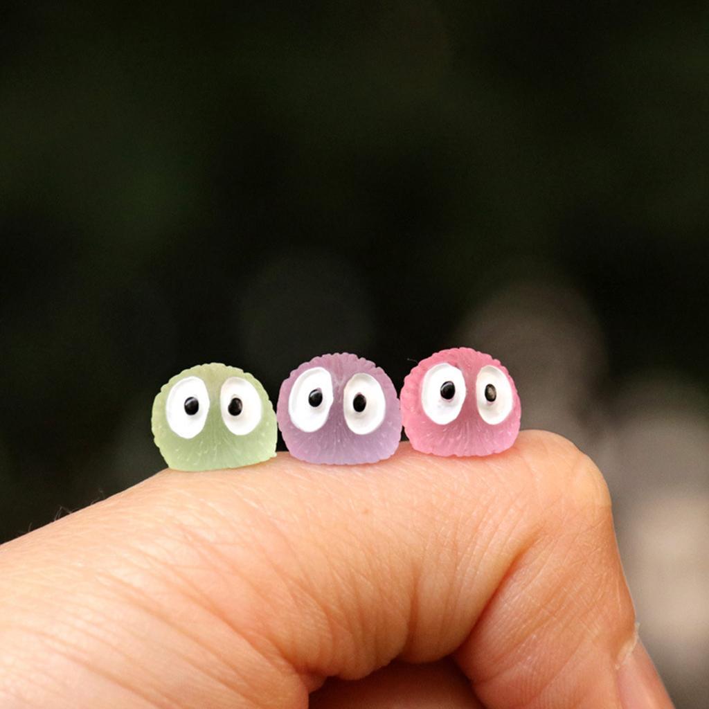 Eye Catching Resin Made Glow In the Dark Ball Dust Statues Create a Magical Feel In Your Garden Great for Planters Car