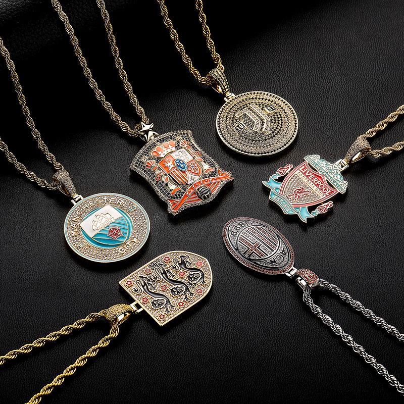 Кулон в виде эмблемы европейского и американского хип-хоп футбольного клуба с красочными масляными каплями — памятная медаль болельщика.