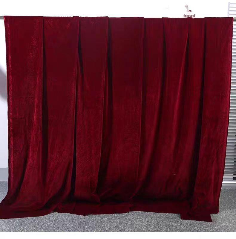 Роскошный задник для свадьбы и драпировка стола из красного золотистого бархата