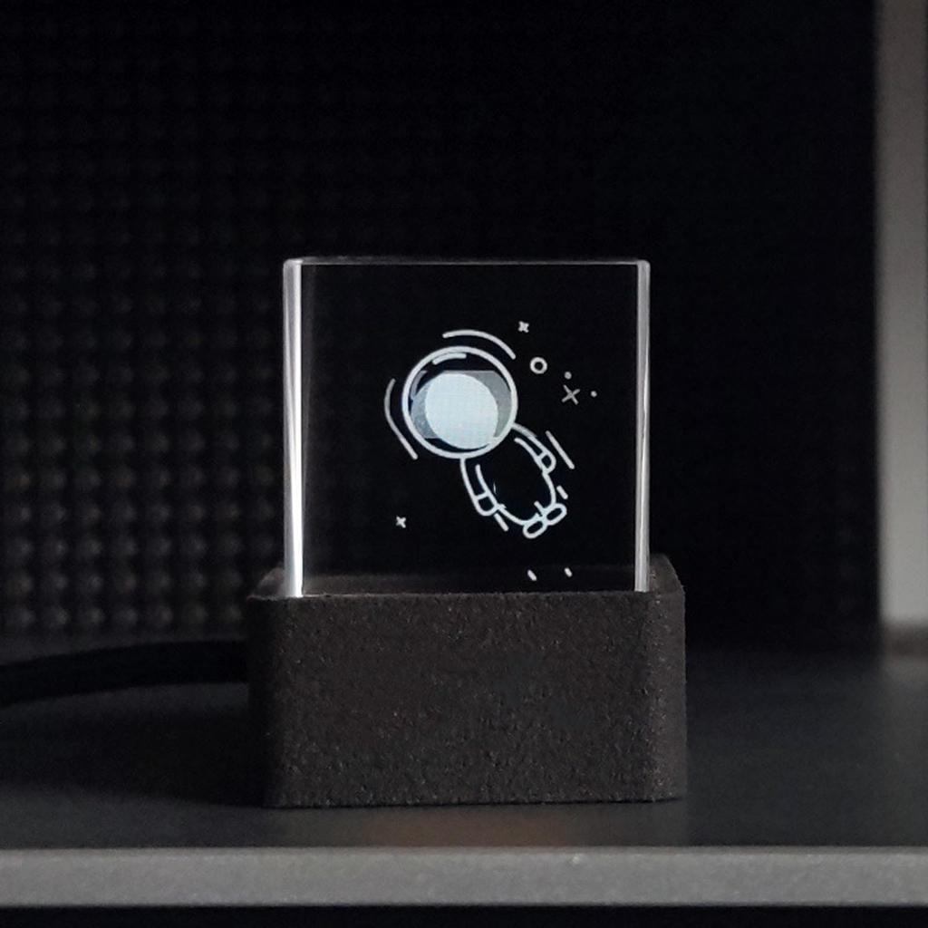 Светодиодный Голографический Хрустальный Куб 3D Дисплей Фотографий Умные Цифровые Часы Погоды для Стола Автомобиля Декор GIF Анимация Фотоальбом Воспроизведение