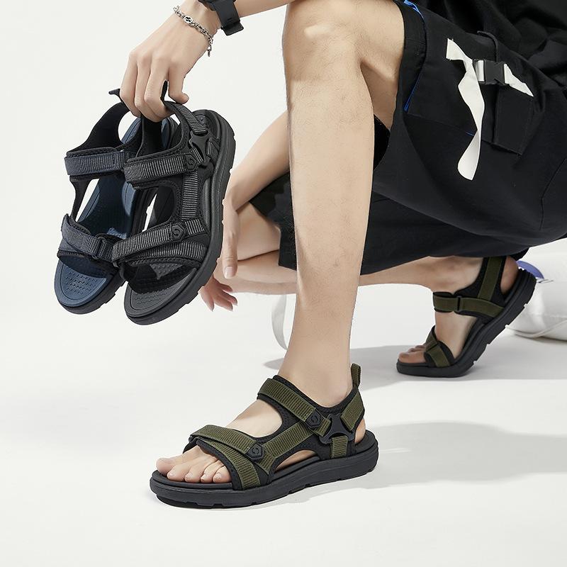 Летние сандалии мужские новая модная тенденция универсальные мужские пляжные туфли мягкая подошва для улицы досуг спорт износостойкие