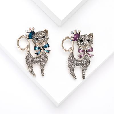 Брошь в виде котенка из мультяшного сплава с бриллиантами, модные и атмосферные аксессуары для одежды