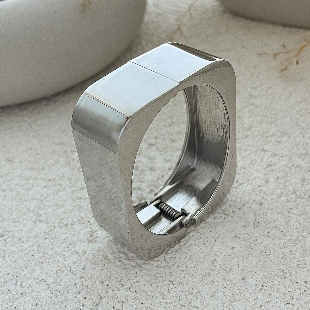 Ingemark Punk Vintage Geometric Heavy Metal Spring Bangles for Women Hip Hop Gold Color Open Cuff Bracelets Couple Men Jewelry