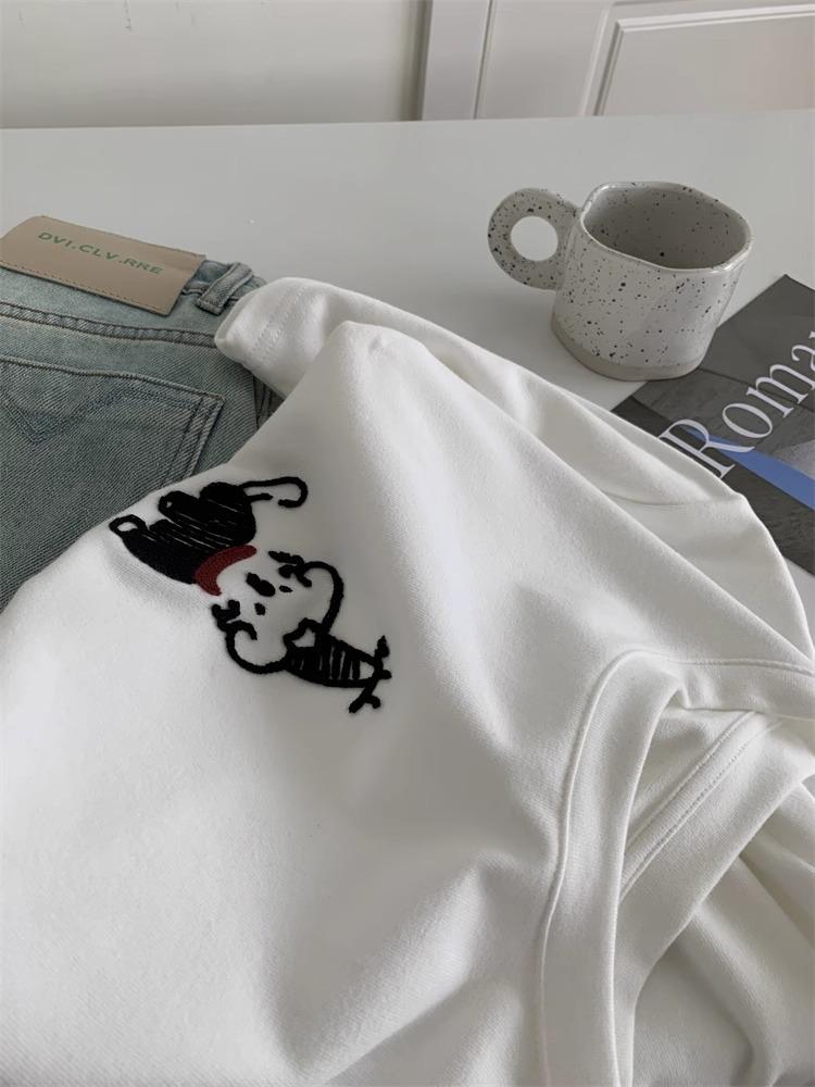 Серая женская повседневная футболка свободного кроя с коротким рукавом и вышивкой щенка, коллекция весна 2025