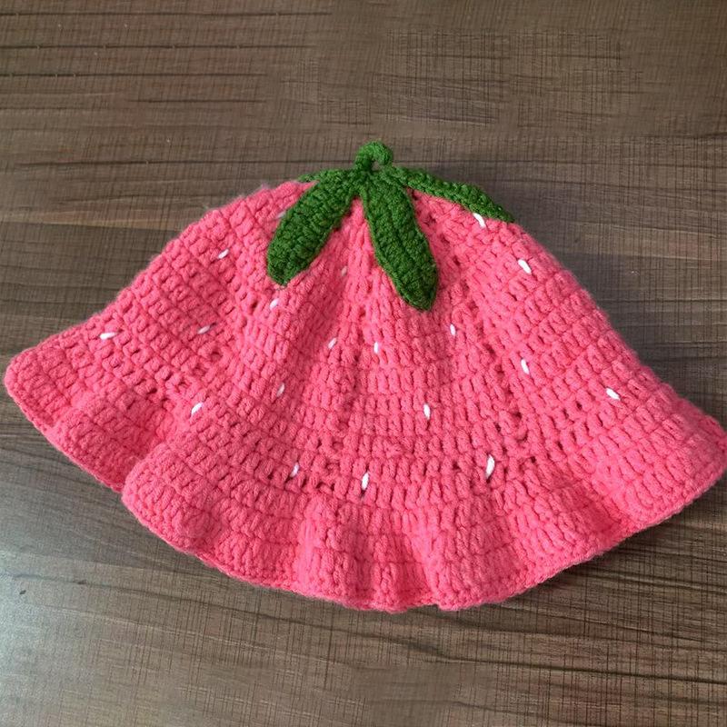 Autumn and winter sweet and cute hand-crocheted knitted hat children strawberry bucket hat ruffle edge pullover wool hat