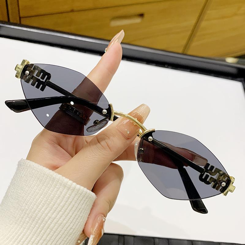 1/2Pcs Fashionable Polygonal Small Frame Retro Sunglasses For Women Metal Frameless Fashion Sunglasses 90292
