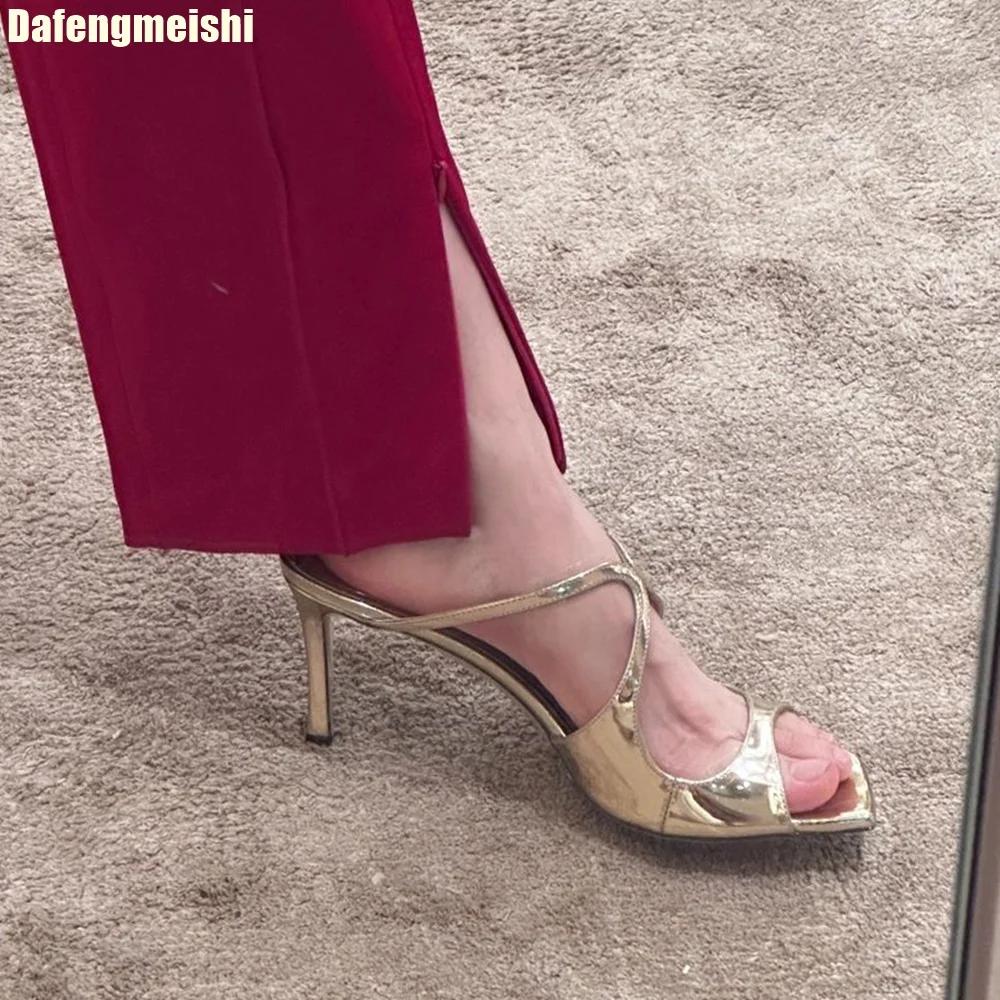 Модные нюдовые лакированные кожаные модные сандалии женские на тонком каблуке с квадратным носком шлепанцы 2025 лето уличные слипоны туфли на высоком каблуке с открытым носком