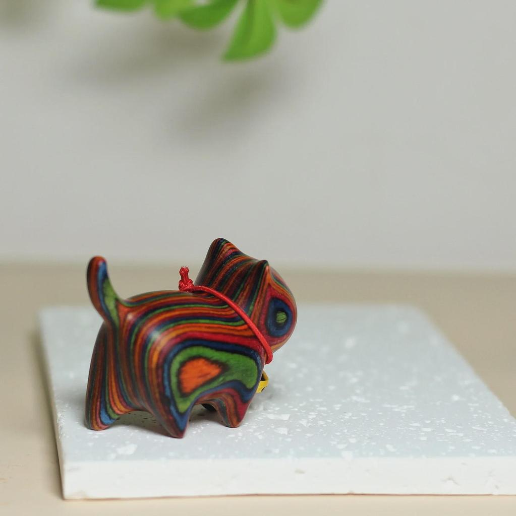 Colorful Wood Carvings: Adorable Mini Wooden Cat Figures