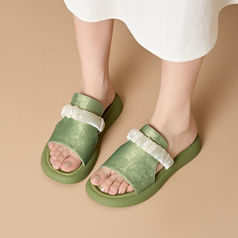 Кожаные сандалии-тапочки с толстой подошвой