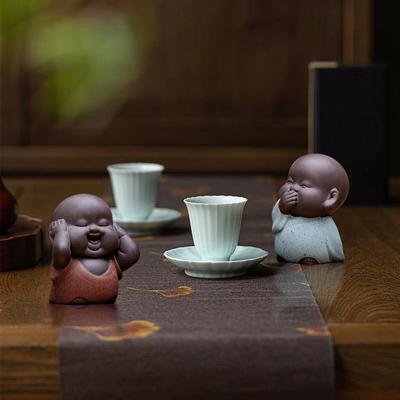 Керамические статуэтки Будды Маленькие фигурки монахов Фиолетовый песок Украшение для дома Клуба Геомантическое Украшение Ремесла Дзен Настольные украшения Чайный питомец