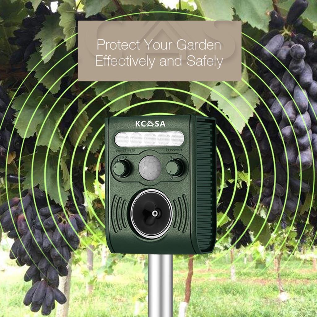 KCASA KC-JK369 Ultrasonic PIR Sensor Solar Animal Dispeller Strong Flashlight Animal Repeller