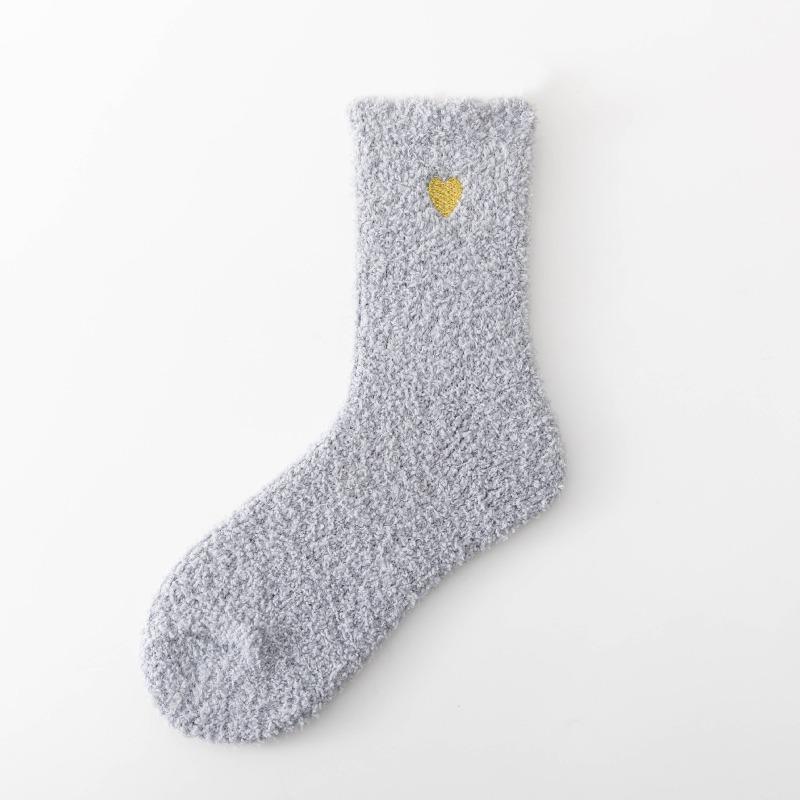 Осенне-зимние носки из кораллового флиса, утолщенные носки для пола, домашние носки с вышивкой в форме сердца, теплые и мягкие носки для сна