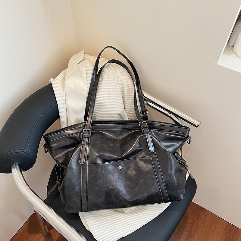 Ретро вместительная сумка-мессенджер на одно плечо женская 2025 новая простая сумка-тоут повседневная дорожная сумка-кроссбоди на одно плечо