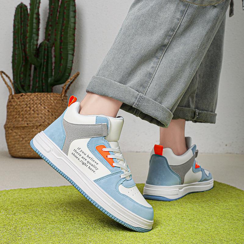 Кроссовки мужские модные туфли школьного сезона новые большие размеры студенческие повседневные туфли осень корейская версия модных высоких мужских ботинок