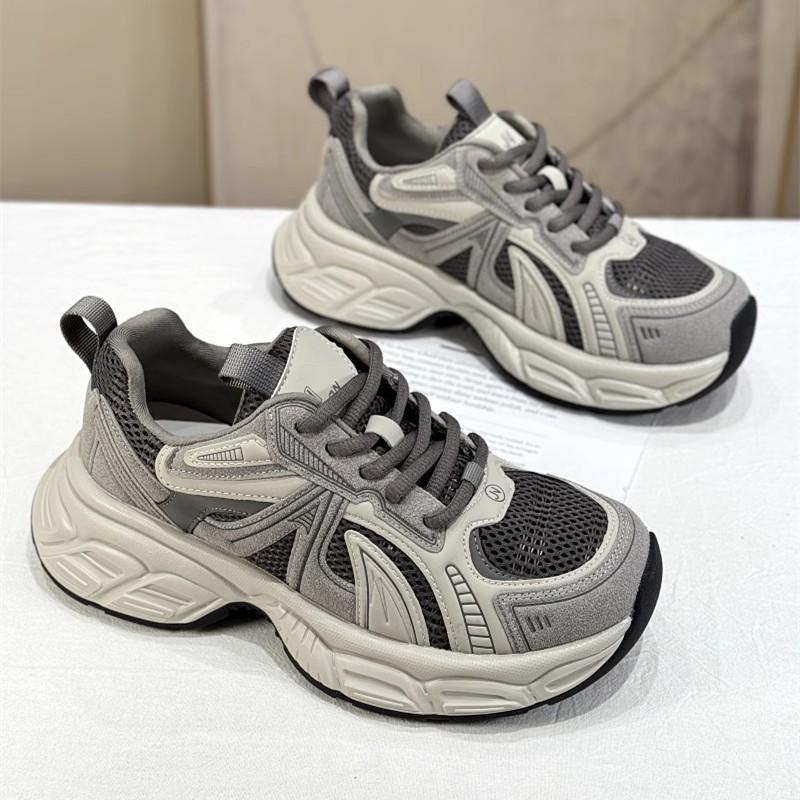 Новые весенне-осенние кроссовки на платформе в стиле 'dad shoes' увеличенной высоты и легкие, а спортивная обувь — супермодные и маленькие повседневные туфли.