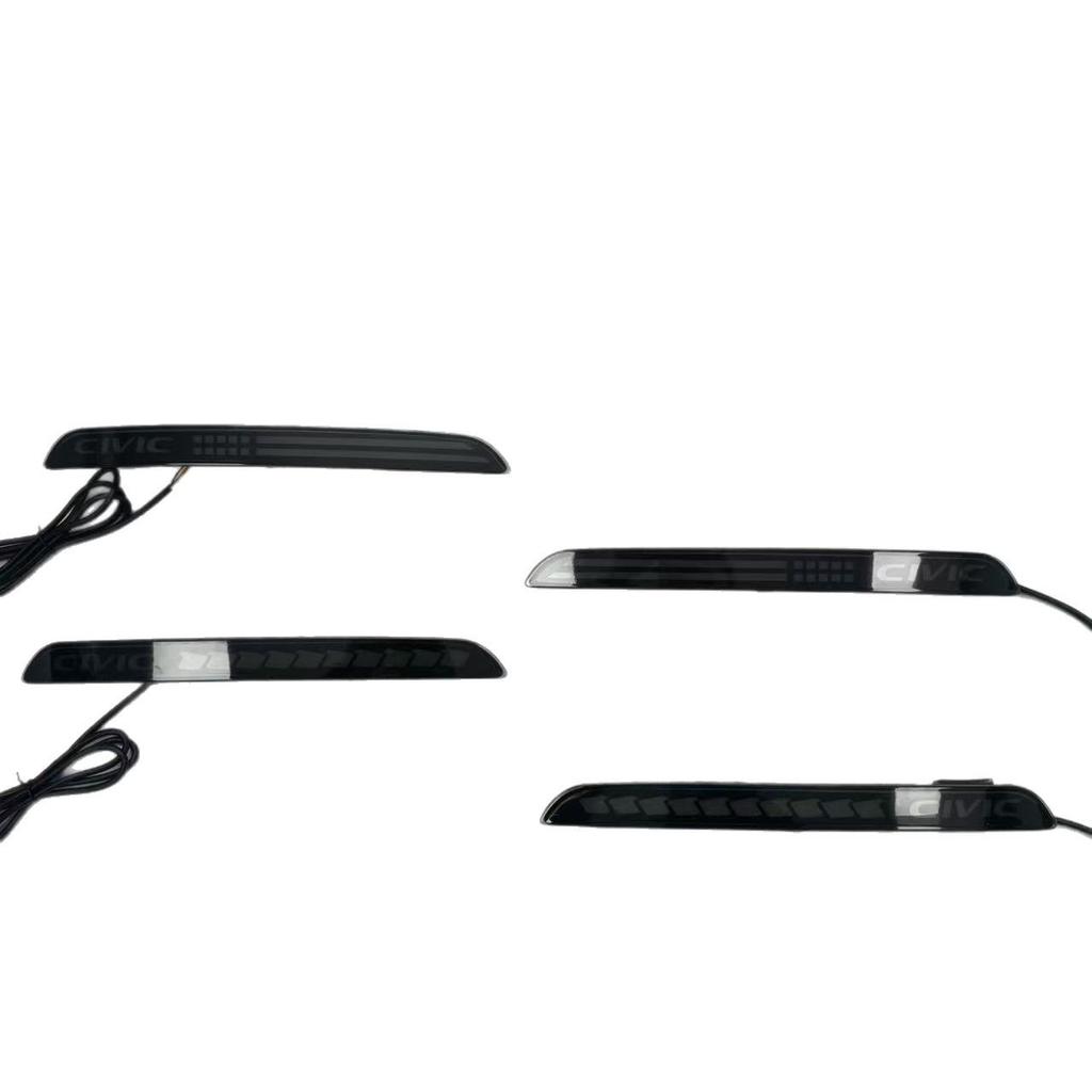 Honda 11-го поколения Civic Type R 22-го модельного года, задний светодиодный последовательный указатель поворота 'Dragon Scale'.