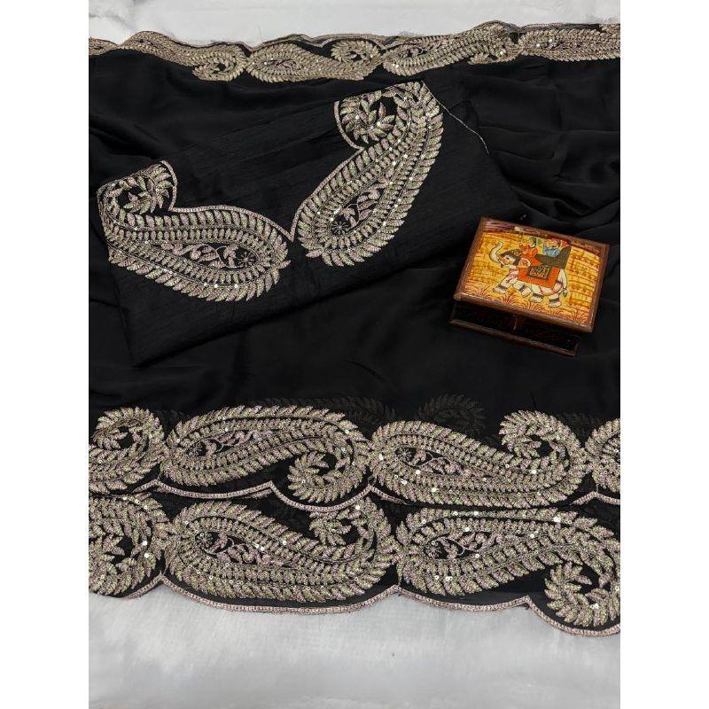 Премиальный шелк Ранголи с паллу, украшенным нитью джари, и вышивкой пайетками 3 мм