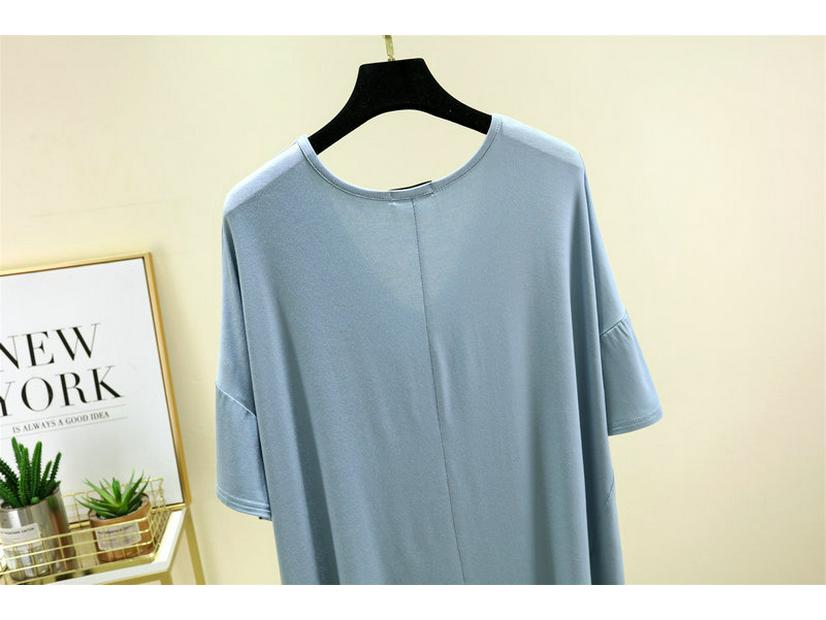 Футболка из модала свободного кроя с V-образным вырезом и рукавами-пятью точками - летняя, легкая, однотонная, топ больших размеров