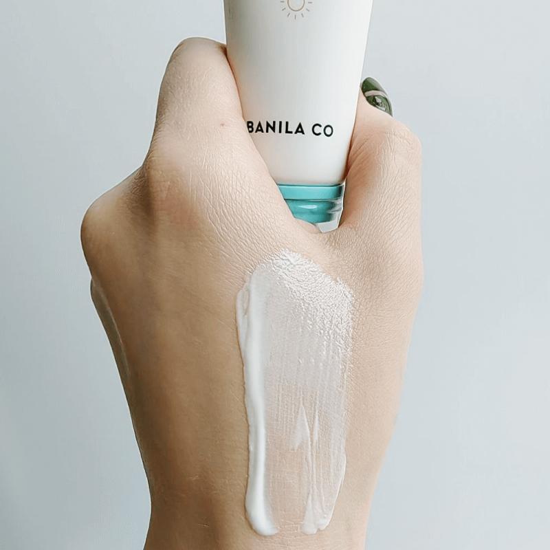 BANILA CO Здравствуйте, Солнечная Аква Солнцезащитная Эссенция SPF 50+ PA++++ 50 мл