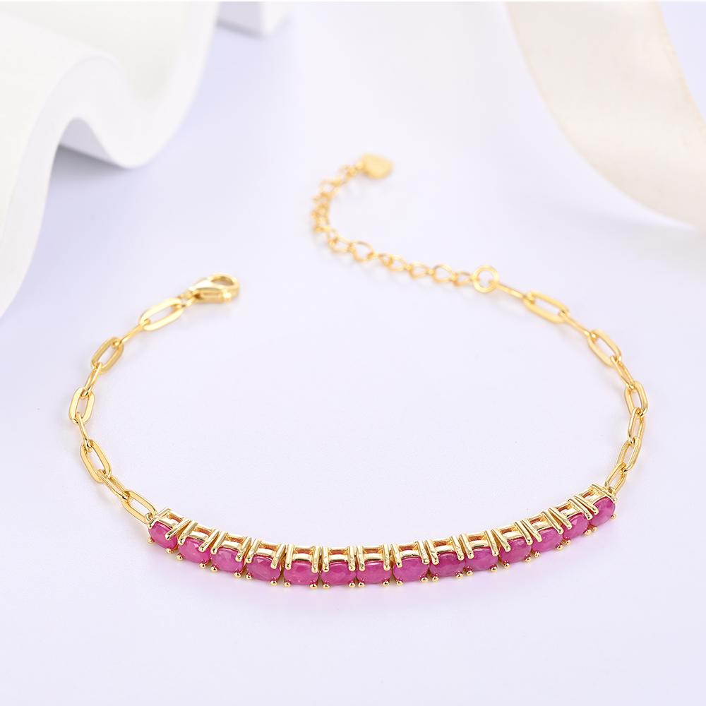 Роскошный женский браслет из серебра 925 пробы с натуральными вставками из рубина овальной формы 3*4 мм. Классические изысканные украшения для подарка на день рождения.