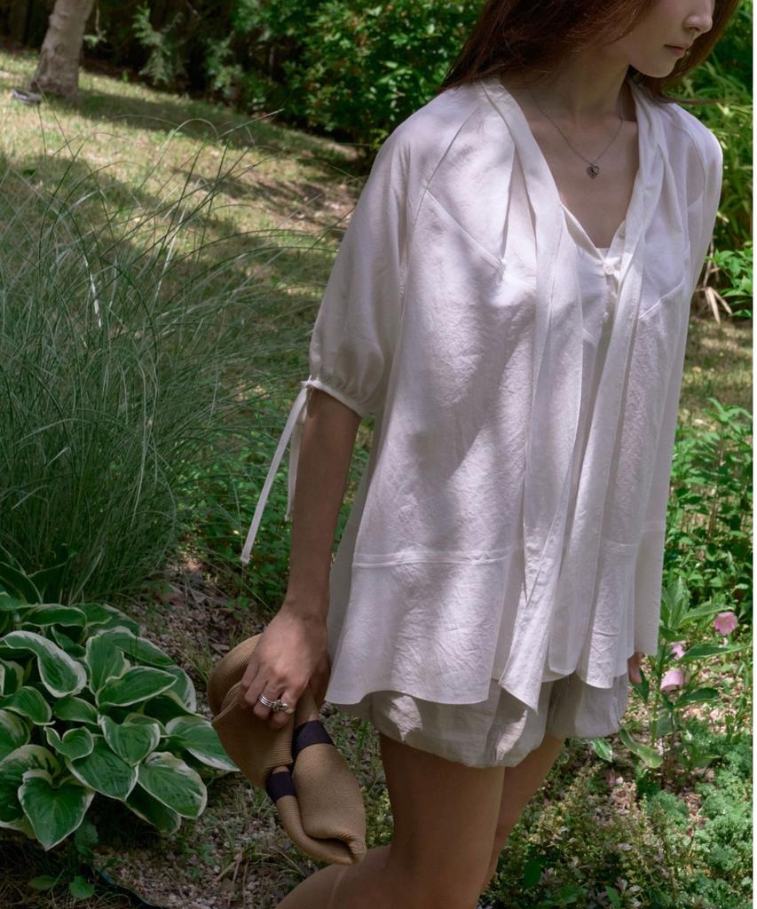 MONDAYFLOW Airy Tie Blouse_White