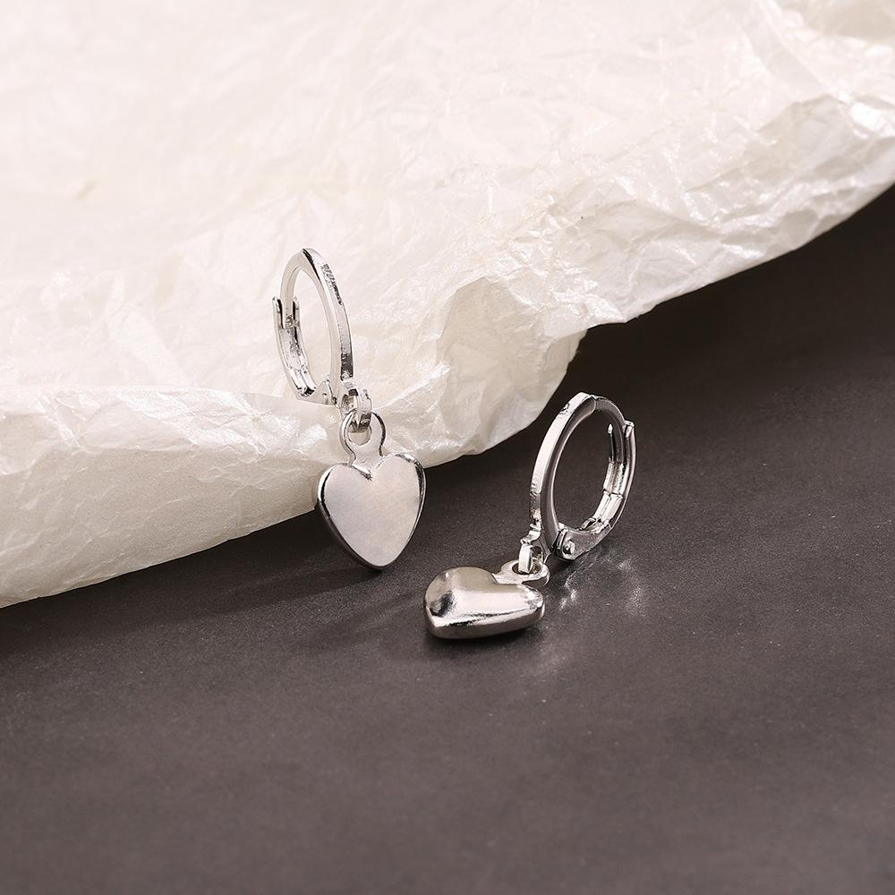 Глянцевые серьги-клипсы в форме сердца, Универсальные, Элегантные, Модный темперамент, Женственные серьги Iu в том же стиле, Простые и маленькие серьги с сердечками.