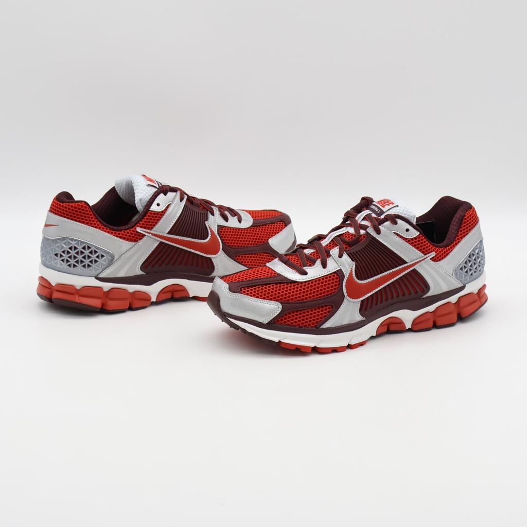 FN7778-600 Nike Zoom Vomero 5 Мистический Красный и Платиновый (Женский)