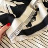 Camellia Contrasting Color Double-Sided Scarf Winter High-End Warm Shawl