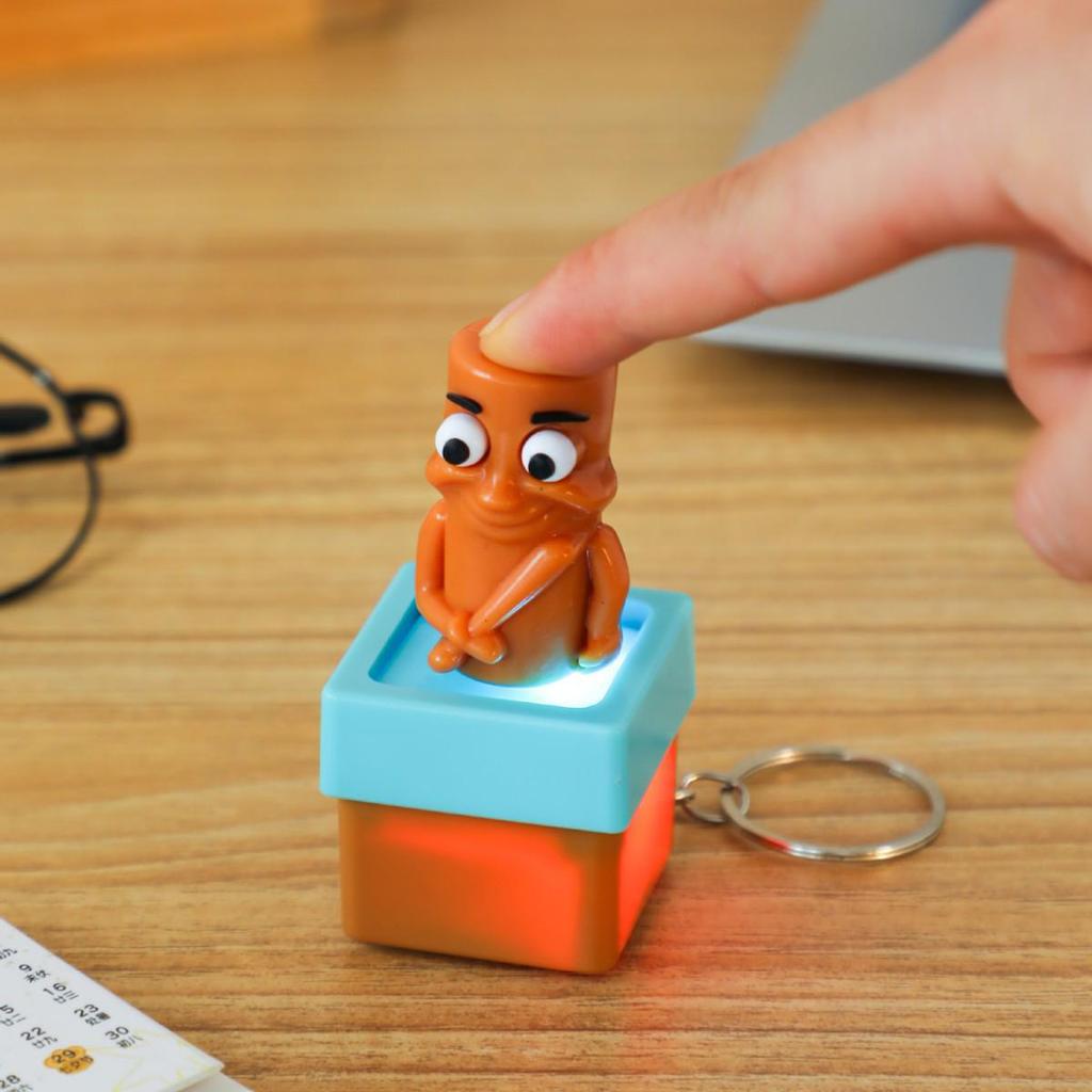 Шарнирный деревянный брелок Шань Хай Цзин: Фигурка ТунгТунга Сахура с кнопкой языка