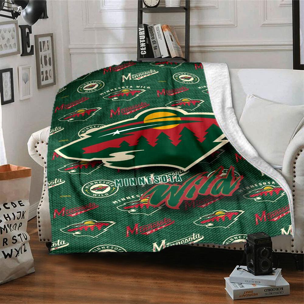 Minnesota Wild Print Flannel Blanket High Quality Warm Comfortable Cover for All Seasons Perfect for Gifts Home Decor