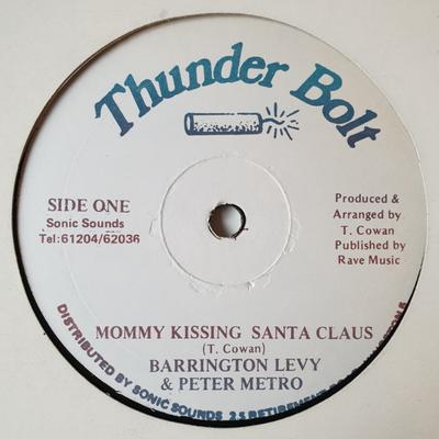 12-дюймовая пластинка BARRINGTON LEVY & PETER METRO - Mommy Kissing Santa Claus / Flash Y NONE Thunder Bolt 1985 Япония Регги, Ска и Даб Б/У