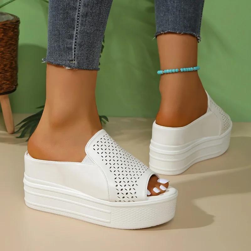 2025 Женская обувь Открытый носок Женские тапочки Платформа Повседневные тапочки Женские Кристальный принт Полый Круглый носок Клиновидный каблук Большой размер Сандалии