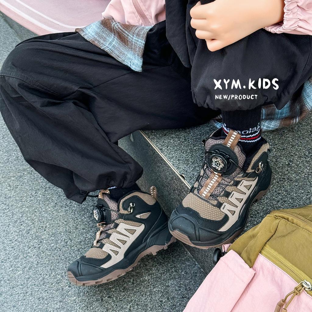 Детская походная обувь две хлопковые туфли 2025 зима новые одноклассники вращающаяся пряжка на открытом воздухе бархатные мальчики и девочки спортивная обувь