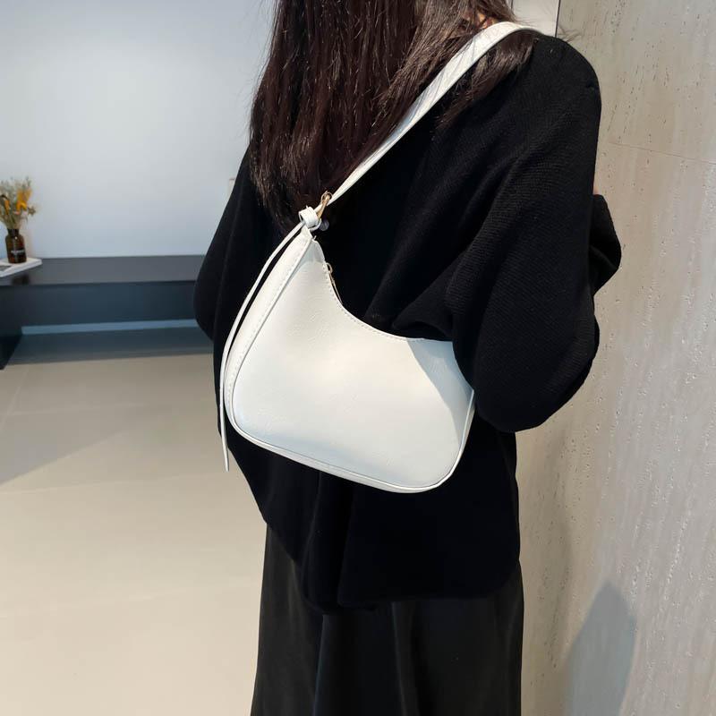 Stylish Retro Pu Handbag With Trendy Crescent Shape And Modern Aesthetic For Everyday Use
