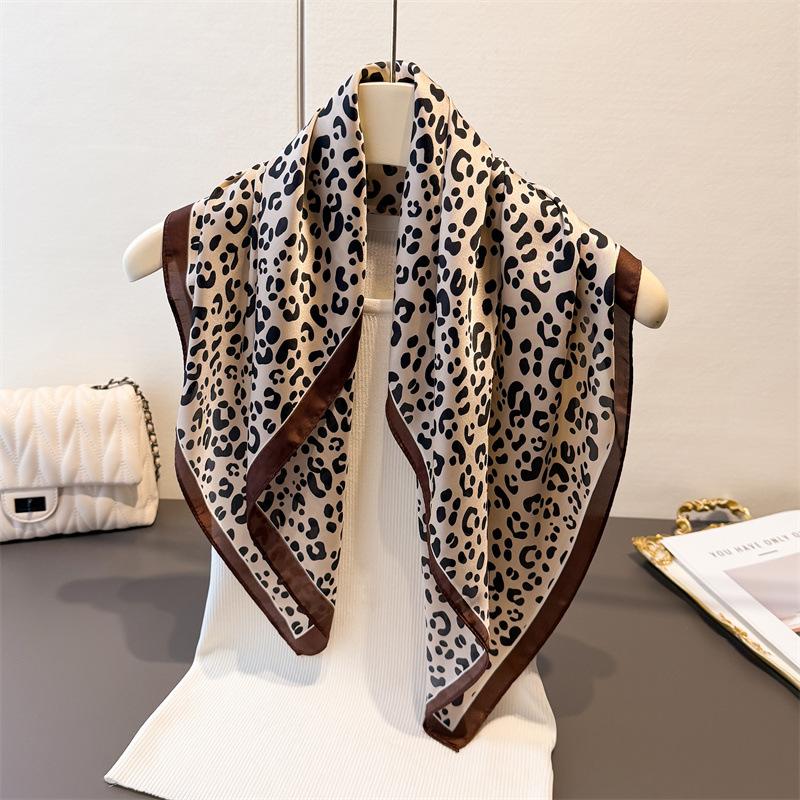 New Fashionable Bandanas Imitation Silk 70*70cm Temperament Square Scarves Women Spring/Summer Soft Satin Leopard Print Scarf