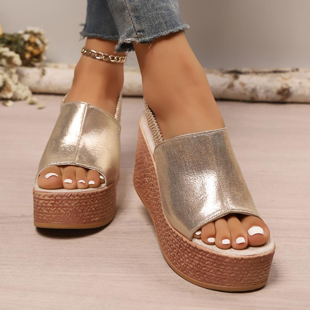 Золотистые босоножки на танкетке для женщин, лето 2025, новые односложные повседневные пляжные босоножки на платформе для женщин