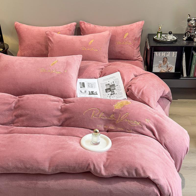 Утолщенный постельный набор из четырех предметов Молочный флис Пододеяльник Флисовый пододеяльник Простыня Наволочка