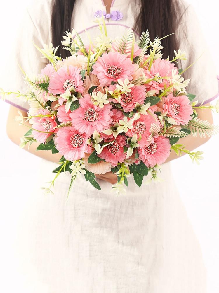 1 Bunch 7 Heads Artificial Daisies Sun Flower Gerbera Fake Chrysanthemums Fake Flowers Used for Home Wedding Party Decoration