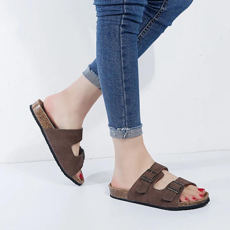2024 Брендовые женские туфли Базовые женские тапочки Модные повседневные тапочки с пряжкой на ремне Женские летние однотонные плоские тапочки с открытым носком
