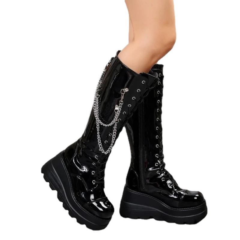 Мода 2024 года, женские готические сапоги до колена на платформе с заклепками, рыцарские боевые элегантные женские туфли на среднем каблуке, обувь для мотоциклистов