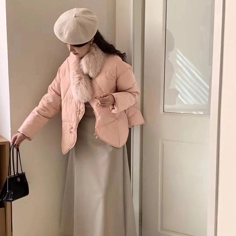 Короткий пуховик из лисьего шарфа для женщин 2024 года, зимний модный дизайн, нерегулярная теплая маленькая куртка прилив