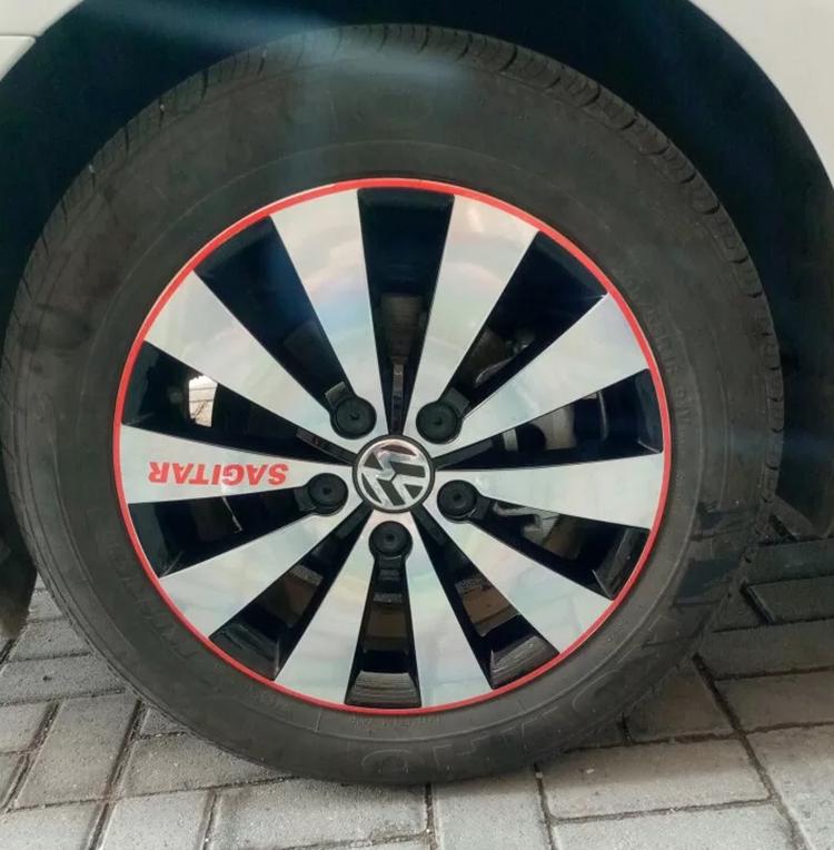 Volkswagen Sagitar Wheel Hub Stickers: Electroplating Color Change, Warning, Scratch Protection