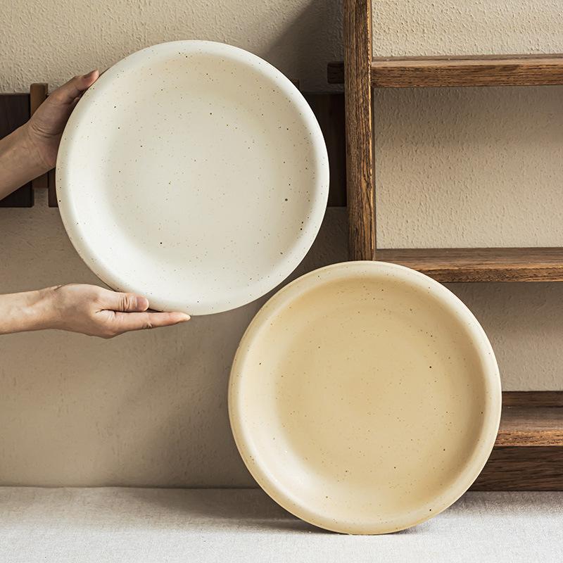 Минималистичный стиль Толстый край Большая тарелка Тарелка с кунжутной глазурью Керамическая тарелка Круглая тарелка для овощей Домашняя матовая тарелка Тарелка для салата