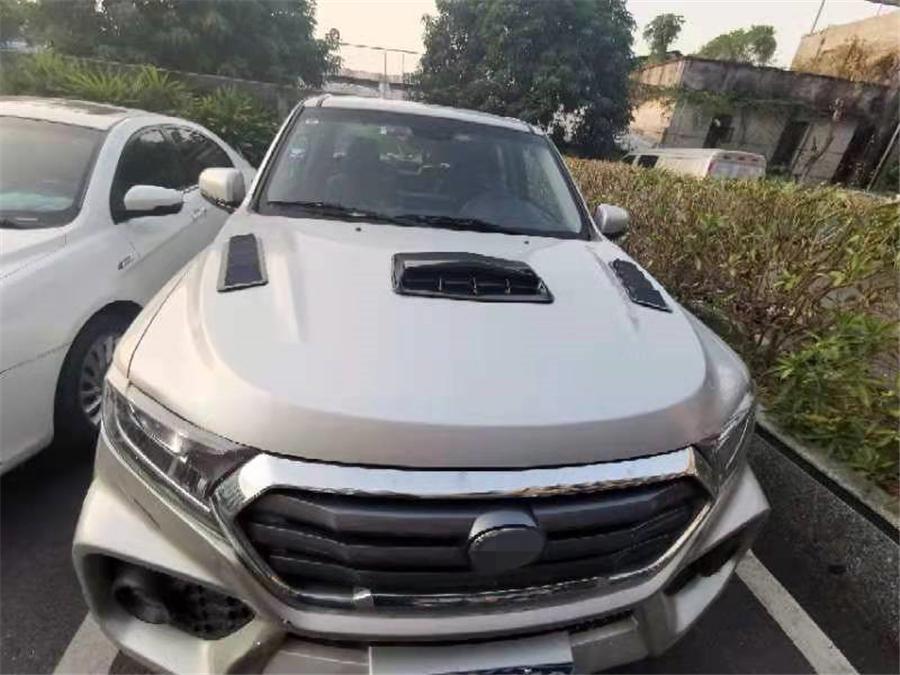 Декоративный воздухозаборник на капот автомобиля, накладка-вентиляционная решетка, вид под углеволокно