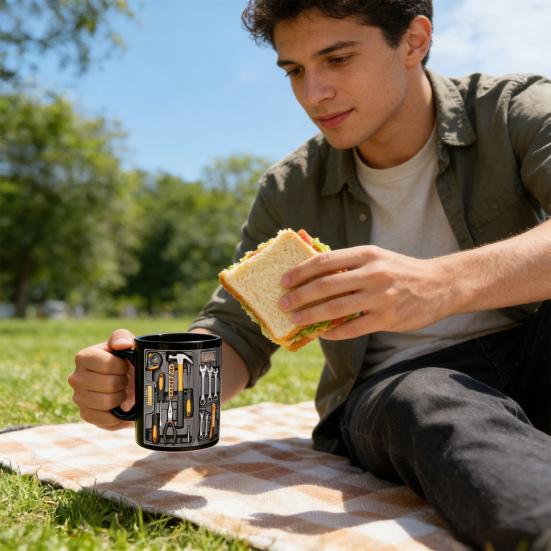 Керамическая кружка с ложкой в виде ящика для инструментов механика. Оригинальный подарок для папы, мужа и автолюбителя.