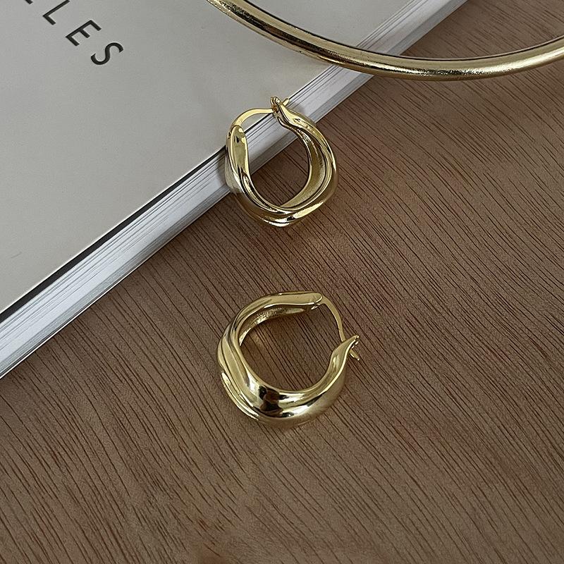 Глянцевые серьги-кольца с полыми звездами для женщин, винтажные геометрические серьги золотого цвета, рождественские украшения в подарок